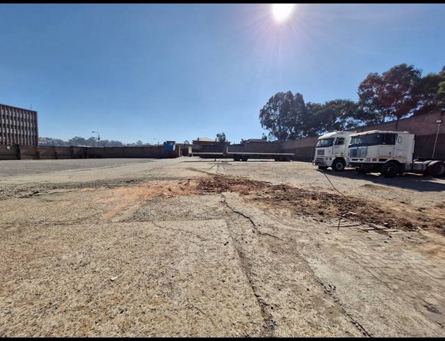 12,000M² WAREHOUSE TO LET IN GERMISTON CENTRAL